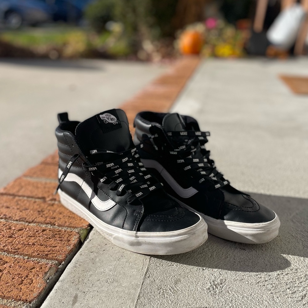 Men’s High top Vans, leather, black, laces